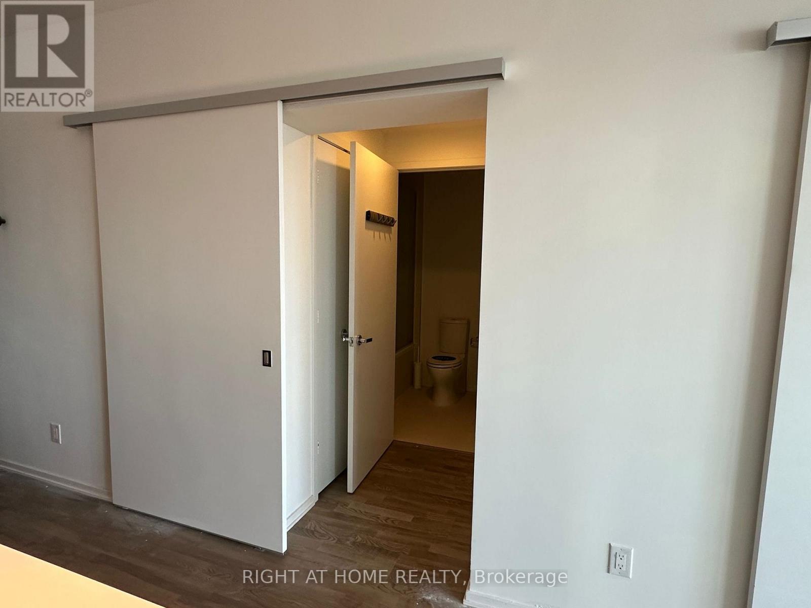 3205 - 1 Bloor Street E, Toronto, Ontario  M4W 0A8 - Photo 16 - C13073092