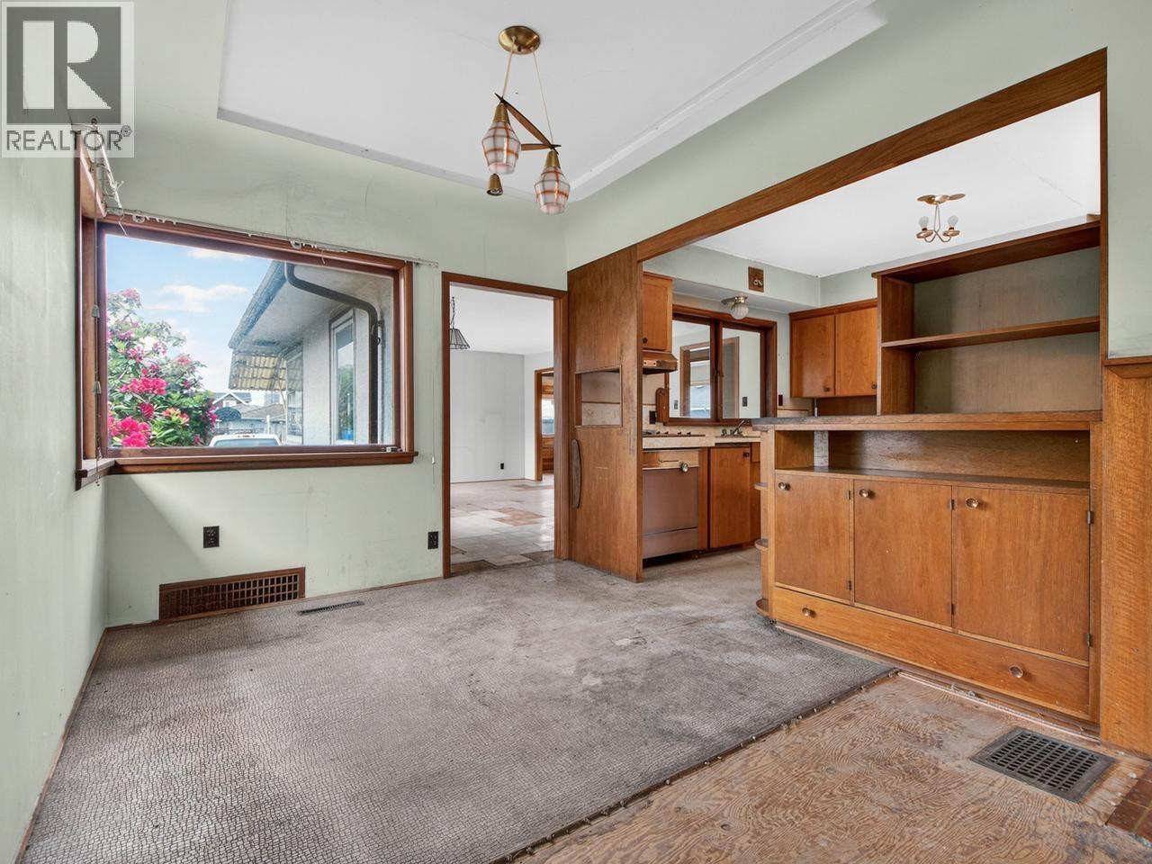 3325 E 49th Avenue, Vancouver, British Columbia  V5S 1L7 - Photo 6 - R3127496