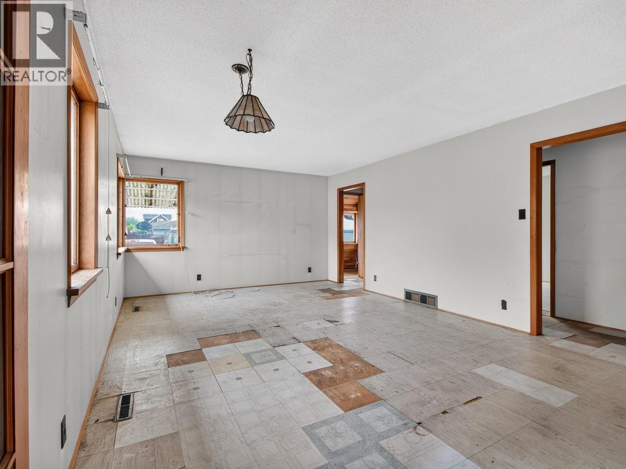3325 E 49th Avenue, Vancouver, British Columbia  V5S 1L7 - Photo 10 - R3127496