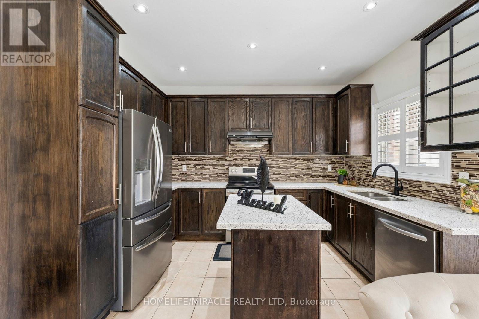 58 Dovehaven Crescent, Brampton, Ontario  L6P 2N8 - Photo 16 - W13155092
