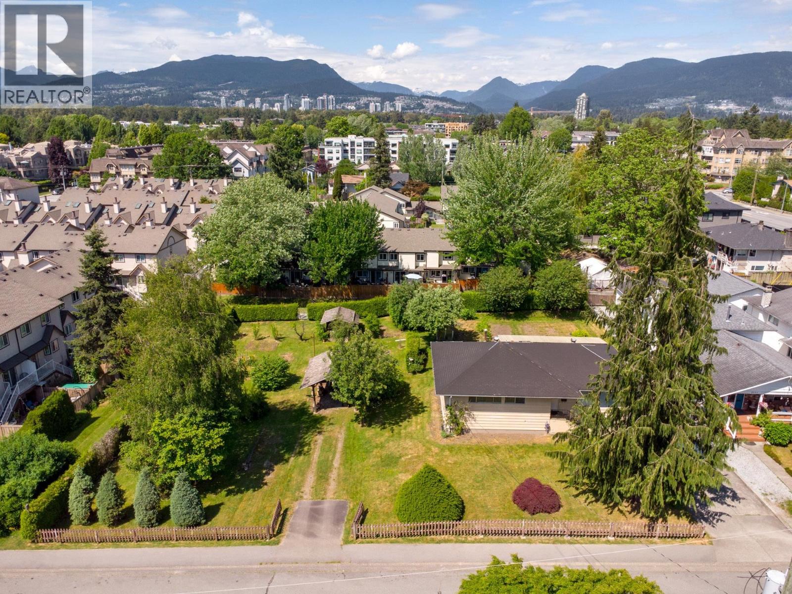 2337 Lobb Avenue, Port Coquitlam, British Columbia  V3C 1M7 - Photo 2 - R3123693