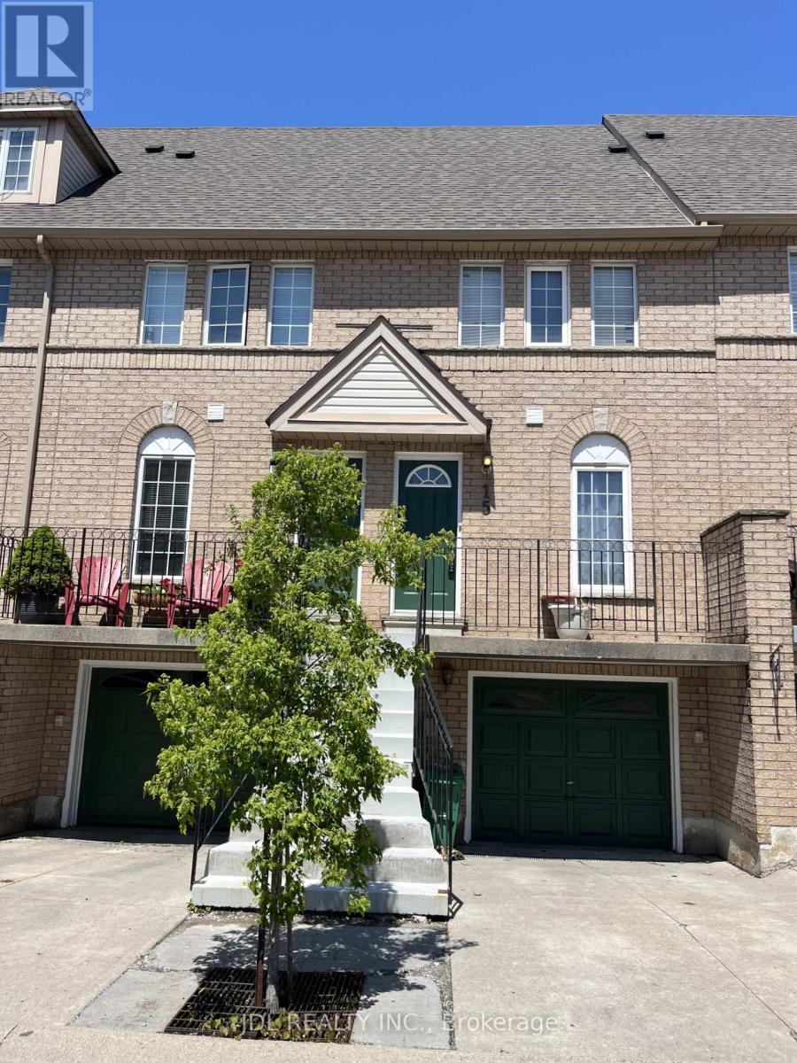 15 - 80 STRATHAVEN DRIVE, Mississauga, Ontario