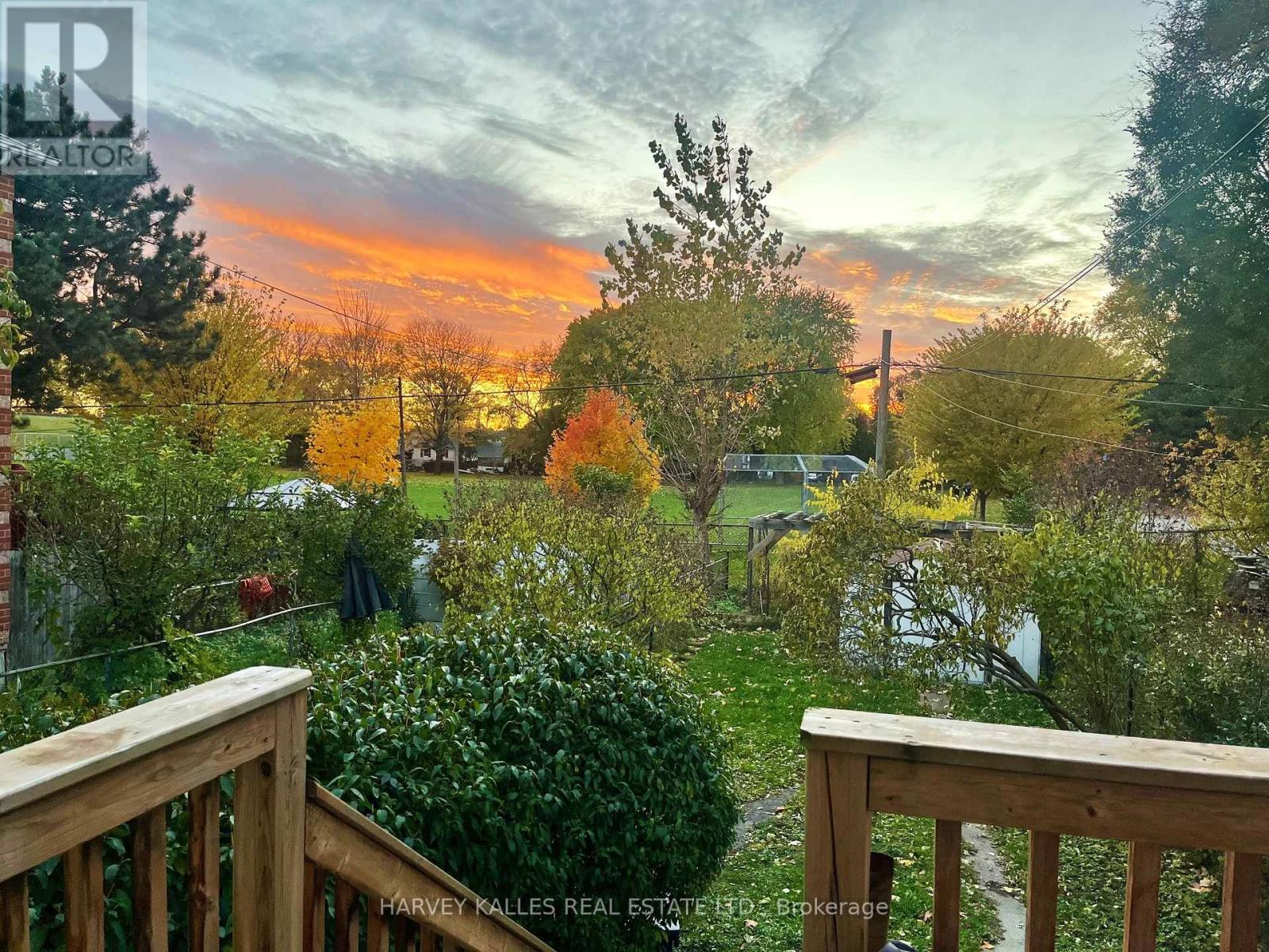 26 Leyton Avenue, Toronto, Ontario  M1L 3T4 - Photo 4 - E13172120