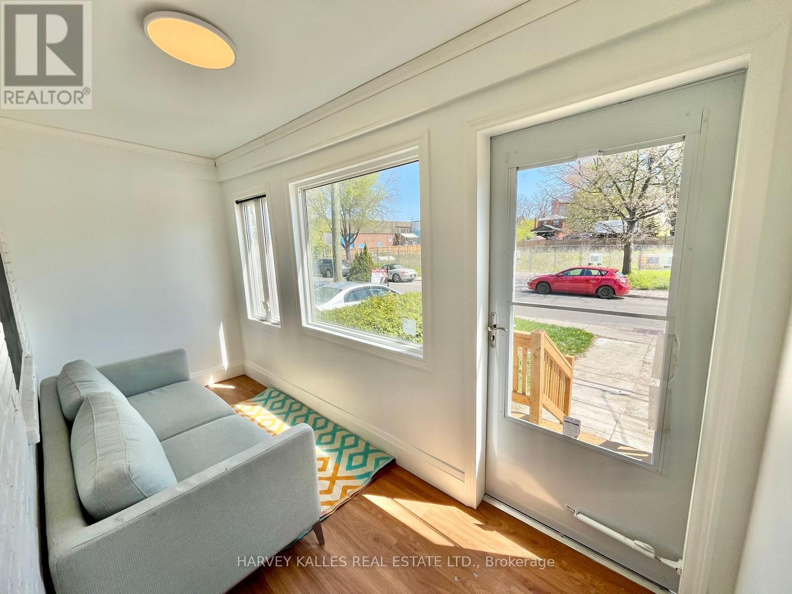 26 Leyton Avenue, Toronto, Ontario  M1L 3T4 - Photo 6 - E13172120