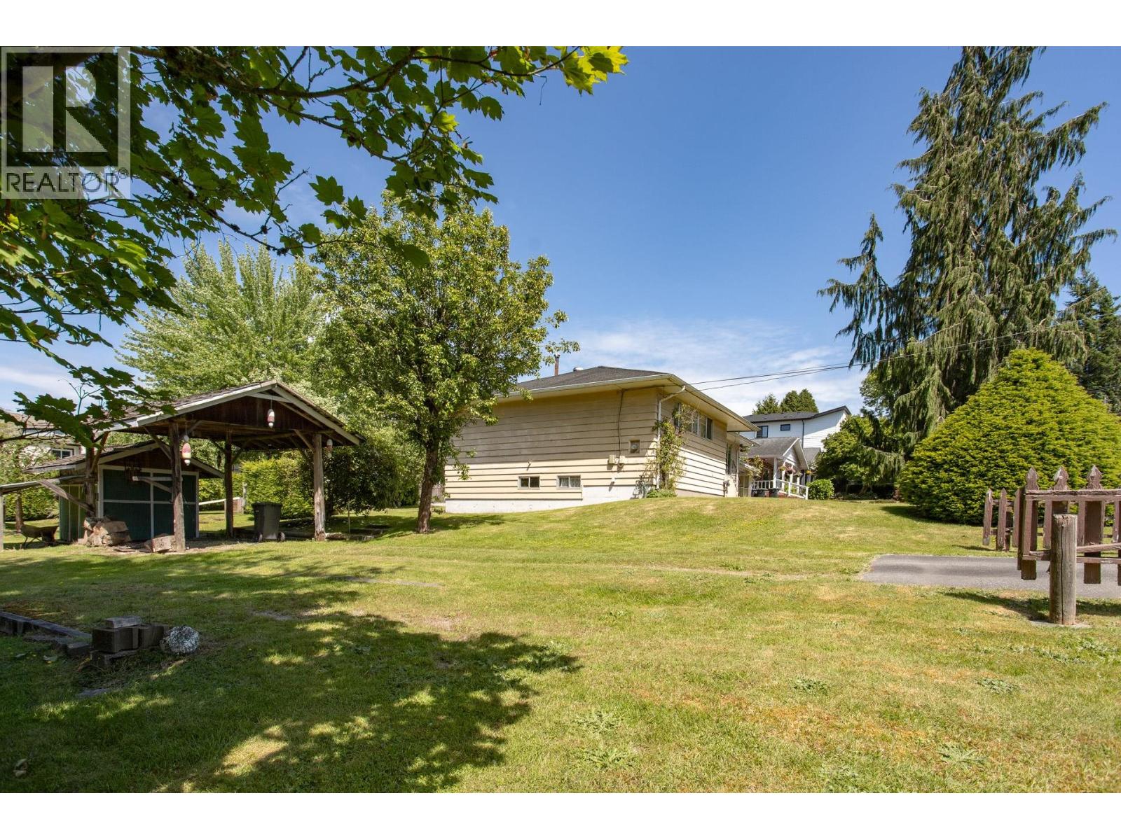 2349 Lobb Avenue, Port Coquitlam, British Columbia V3C 1M7 - Photo 6 - R3123641