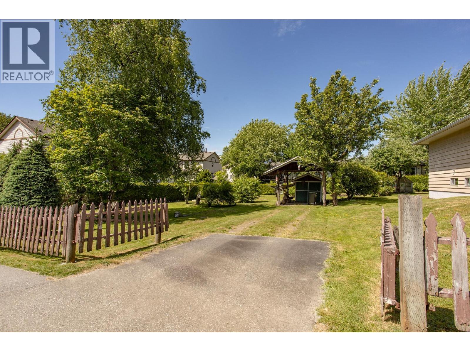 2349 Lobb Avenue, Port Coquitlam, British Columbia V3C 1M7 - Photo 8 - R3123641