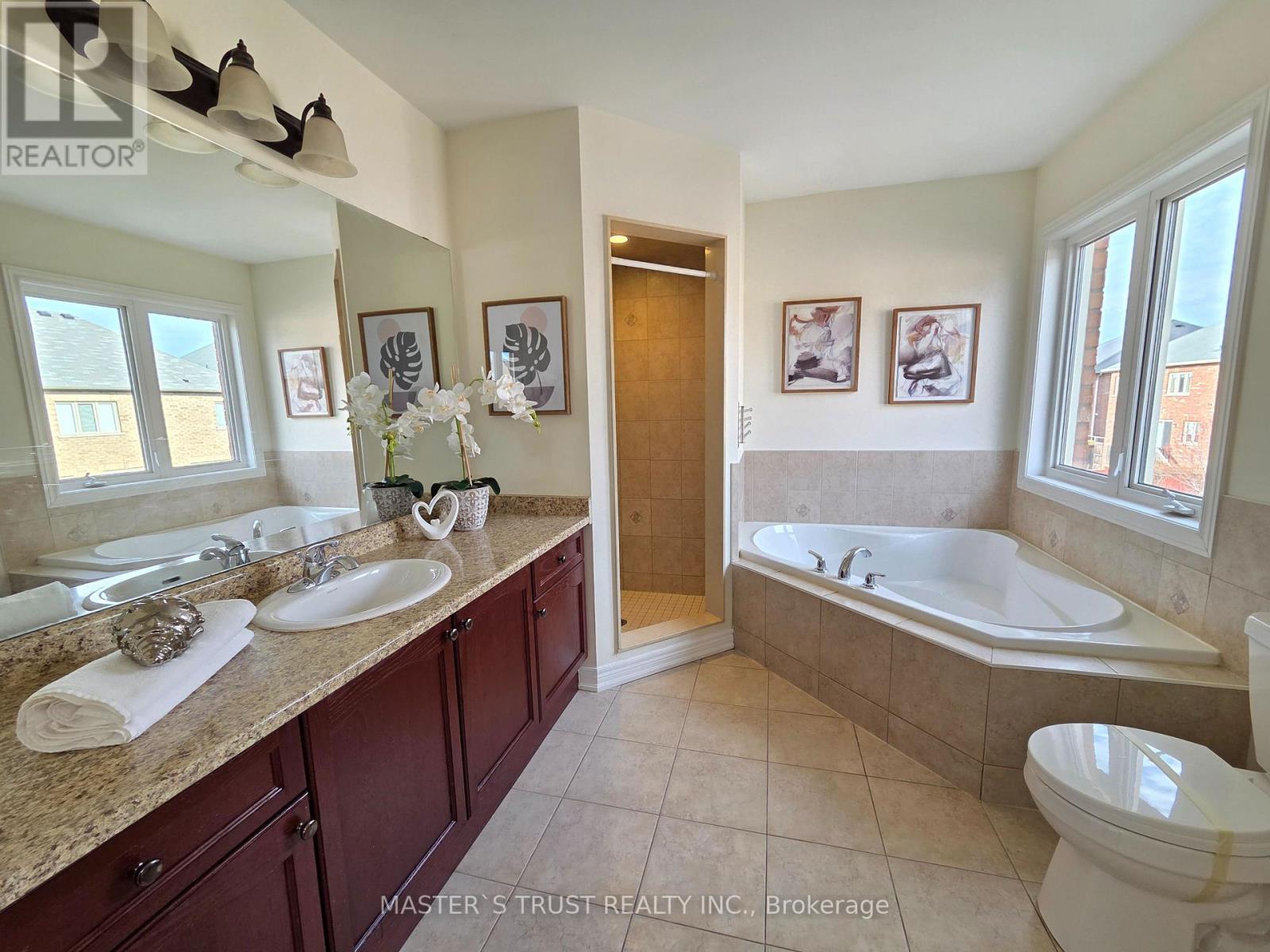 11 Beacon Point Street, Markham, Ontario  L6E 0P3 - Photo 17 - N13172182