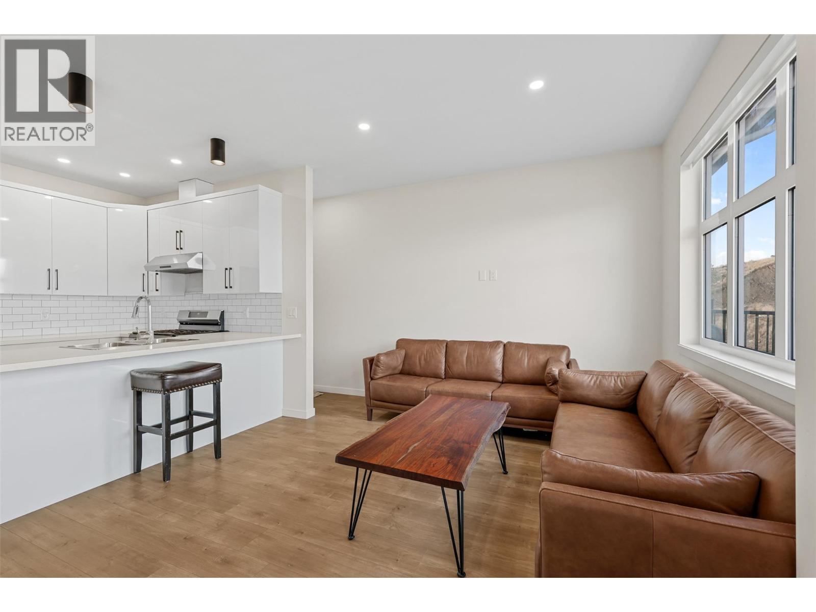 1701 Foxtail Drive Unit# 123, Kamloops, British Columbia  V1S 0B1 - Photo 3 - 10388766