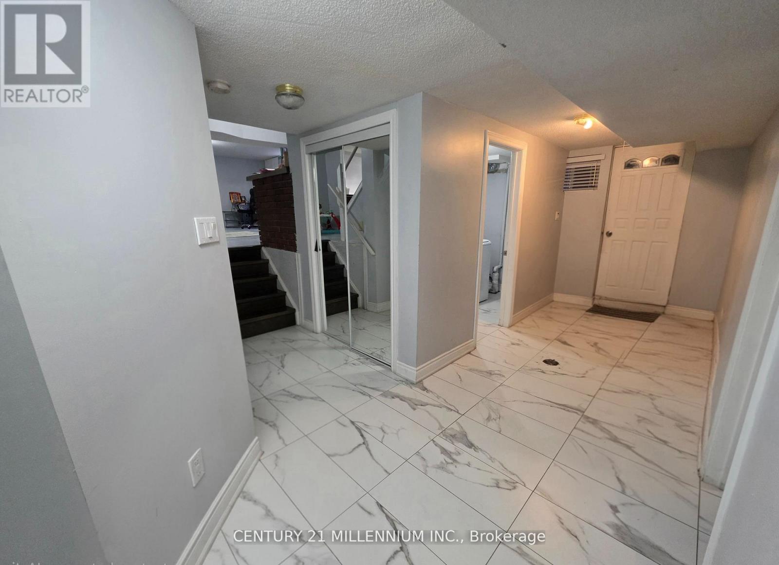 23 Malcolm Crescent, Brampton, Ontario  L6S 3C7 - Photo 11 - W13172140