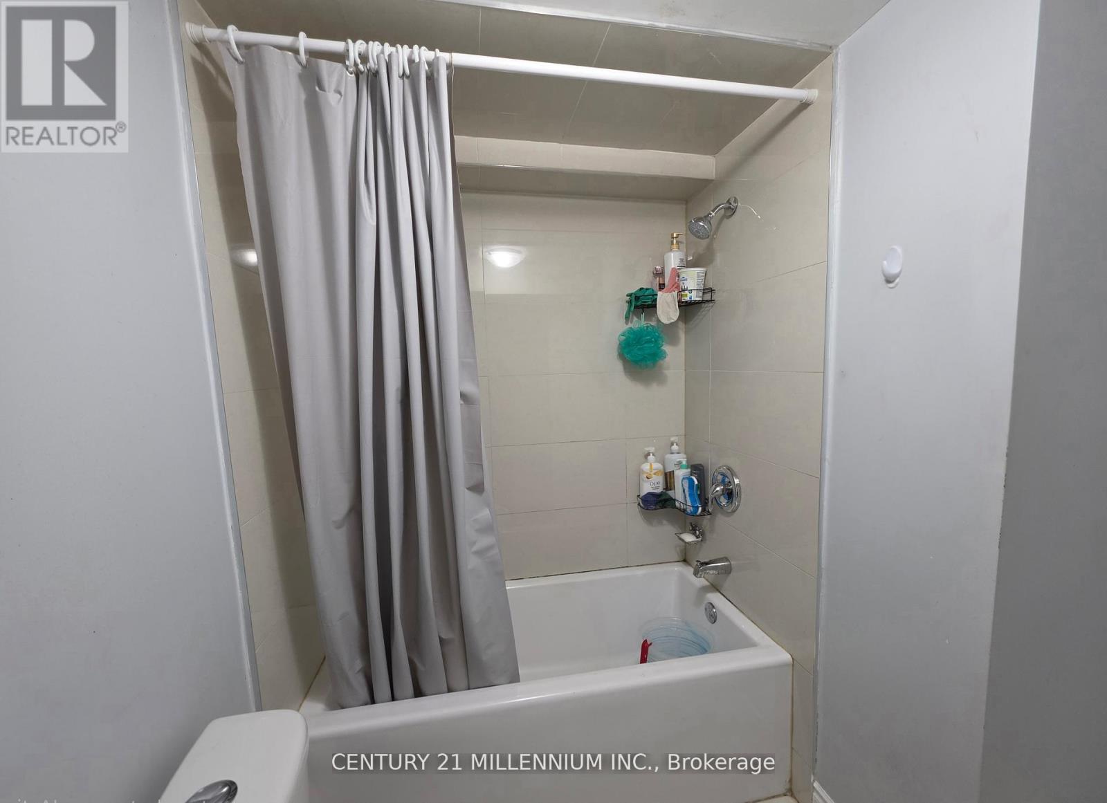 23 Malcolm Crescent, Brampton, Ontario  L6S 3C7 - Photo 19 - W13172140
