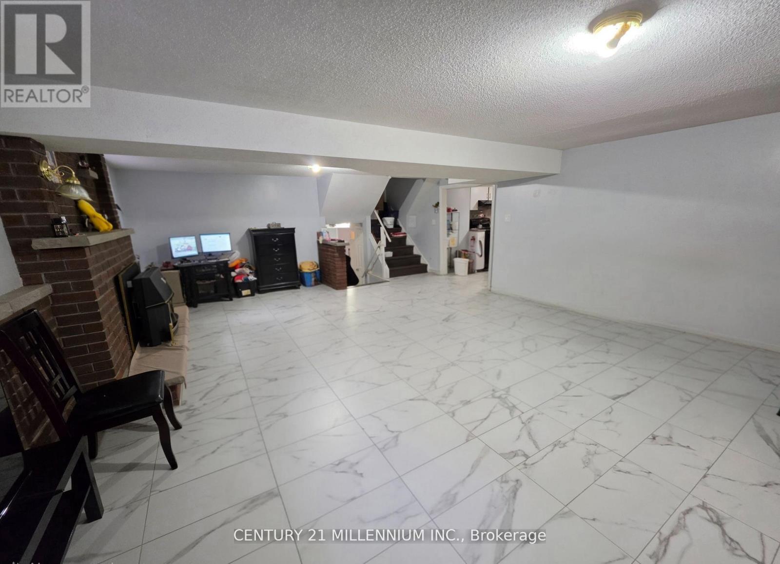 23 Malcolm Crescent, Brampton, Ontario  L6S 3C7 - Photo 7 - W13172140
