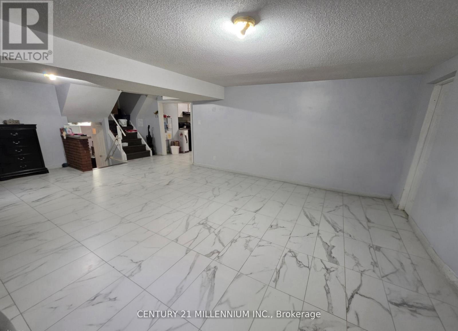 23 Malcolm Crescent, Brampton, Ontario  L6S 3C7 - Photo 8 - W13172140