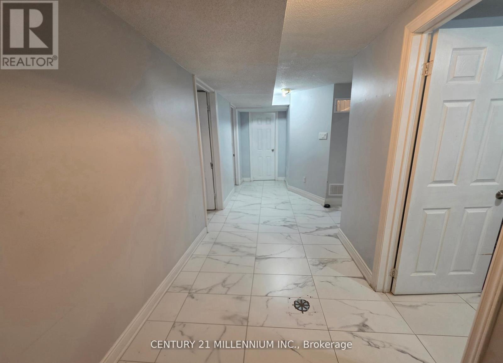 23 Malcolm Crescent, Brampton, Ontario  L6S 3C7 - Photo 9 - W13172140