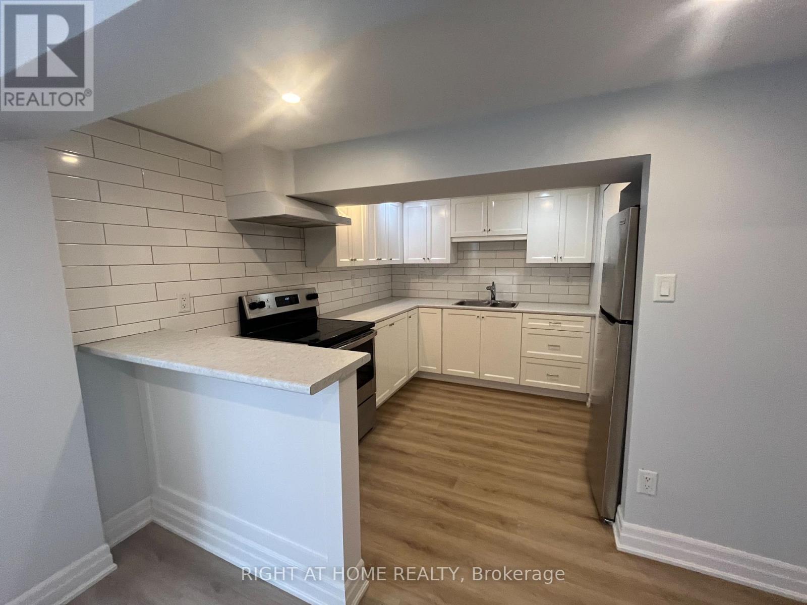 4203 Wheelwright Crescent, Mississauga, Ontario  L5L 2X4 - Photo 3 - W13172192