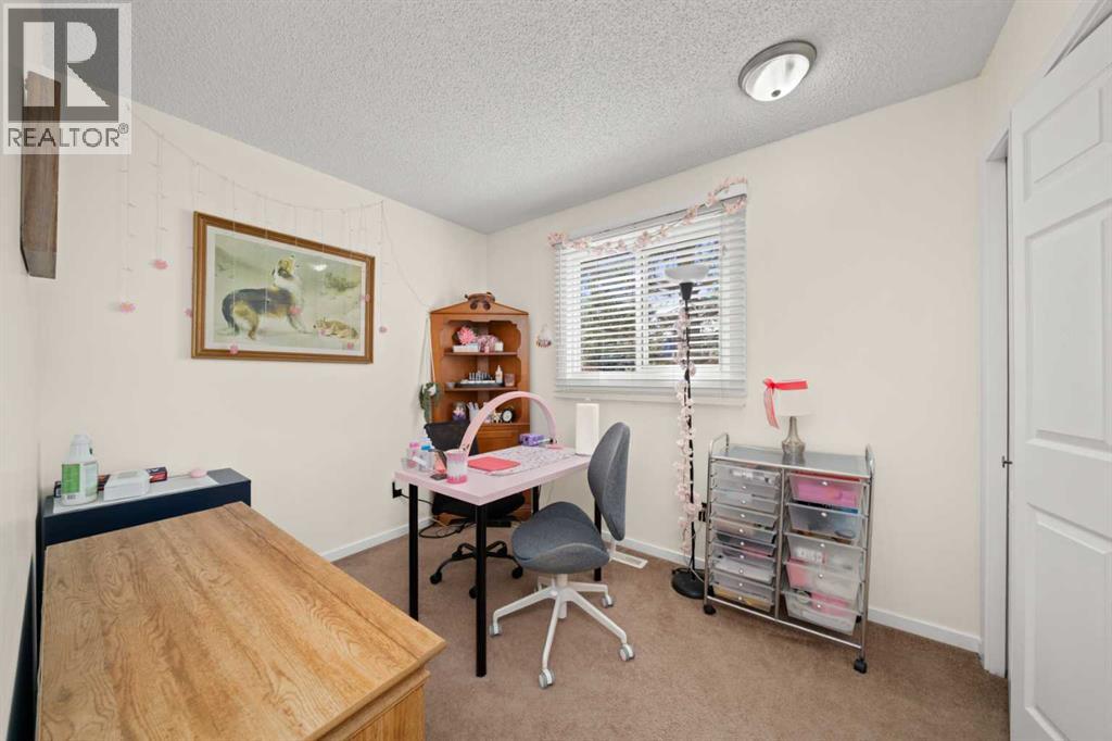 75 Bedford Drive Ne, Calgary, Alberta  T3K 2N9 - Photo 10 - A2312183