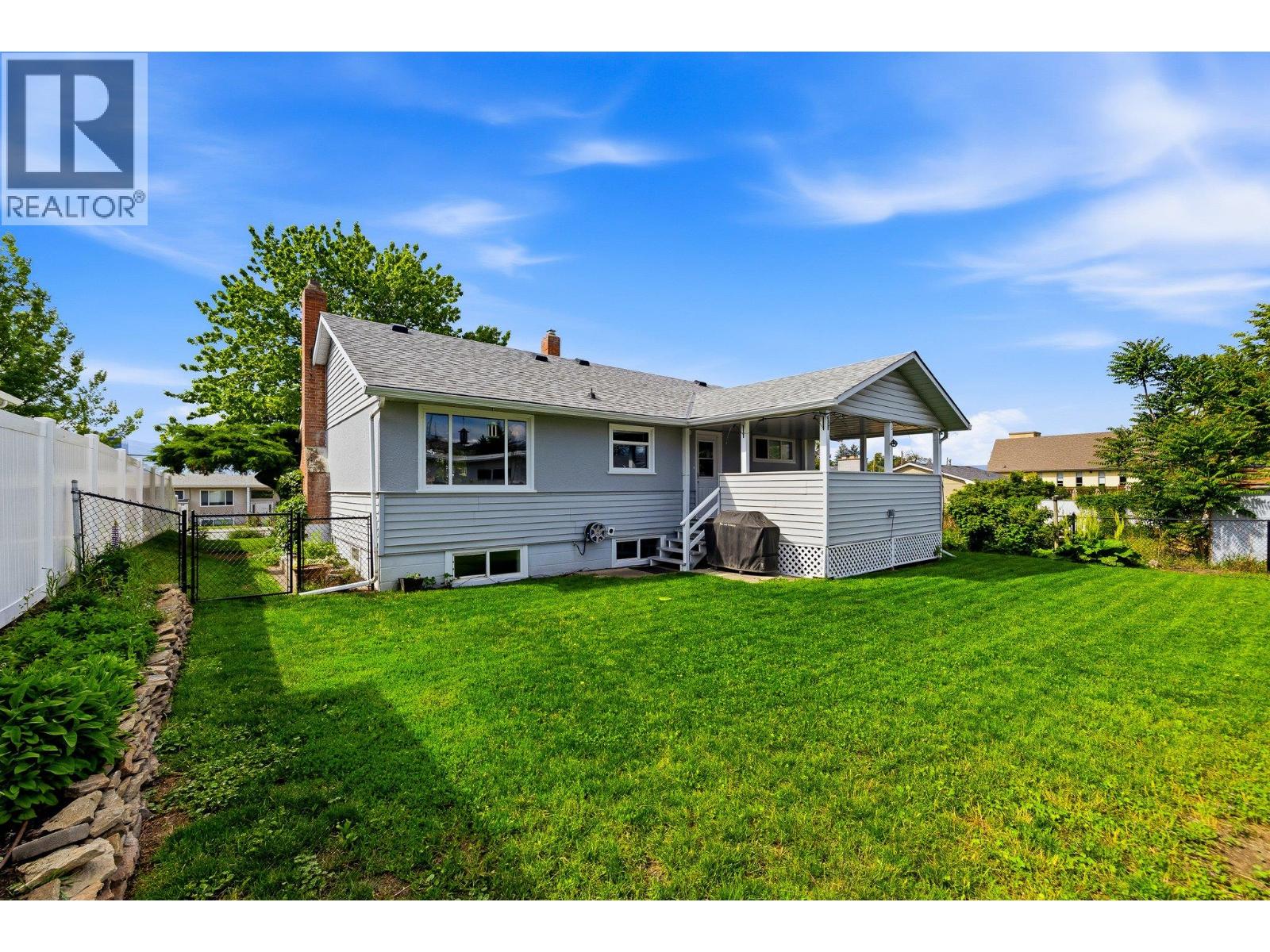1614 Bernard Avenue, Kelowna, British Columbia  V1Y 6R9 - Photo 3 - 10384287