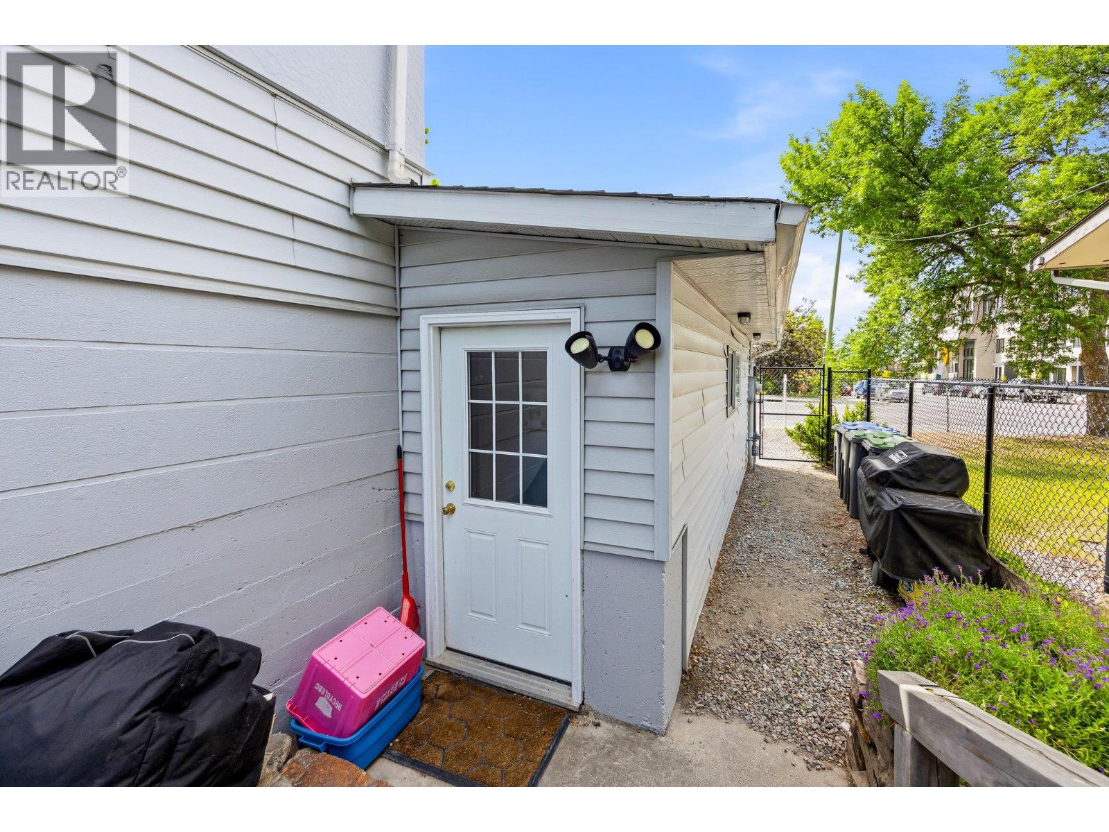 1614 Bernard Avenue, Kelowna, British Columbia  V1Y 6R9 - Photo 30 - 10384287