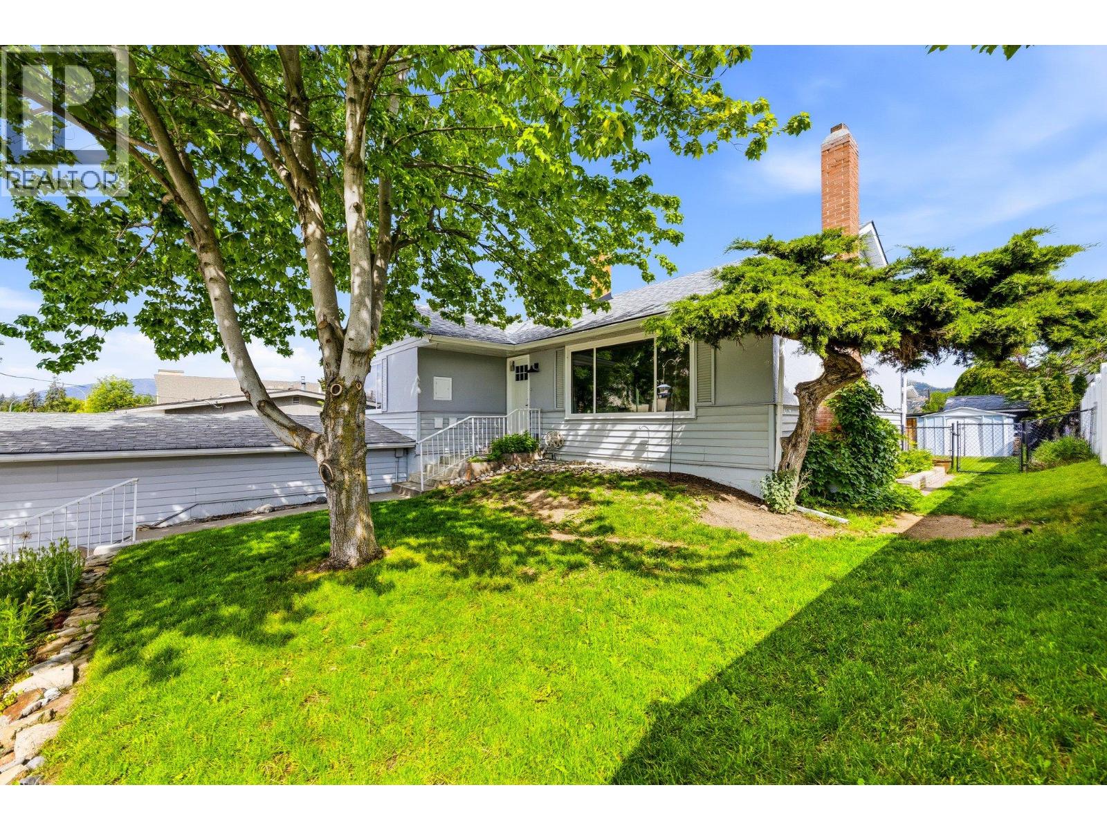 1614 Bernard Avenue, Kelowna, British Columbia  V1Y 6R9 - Photo 50 - 10384287