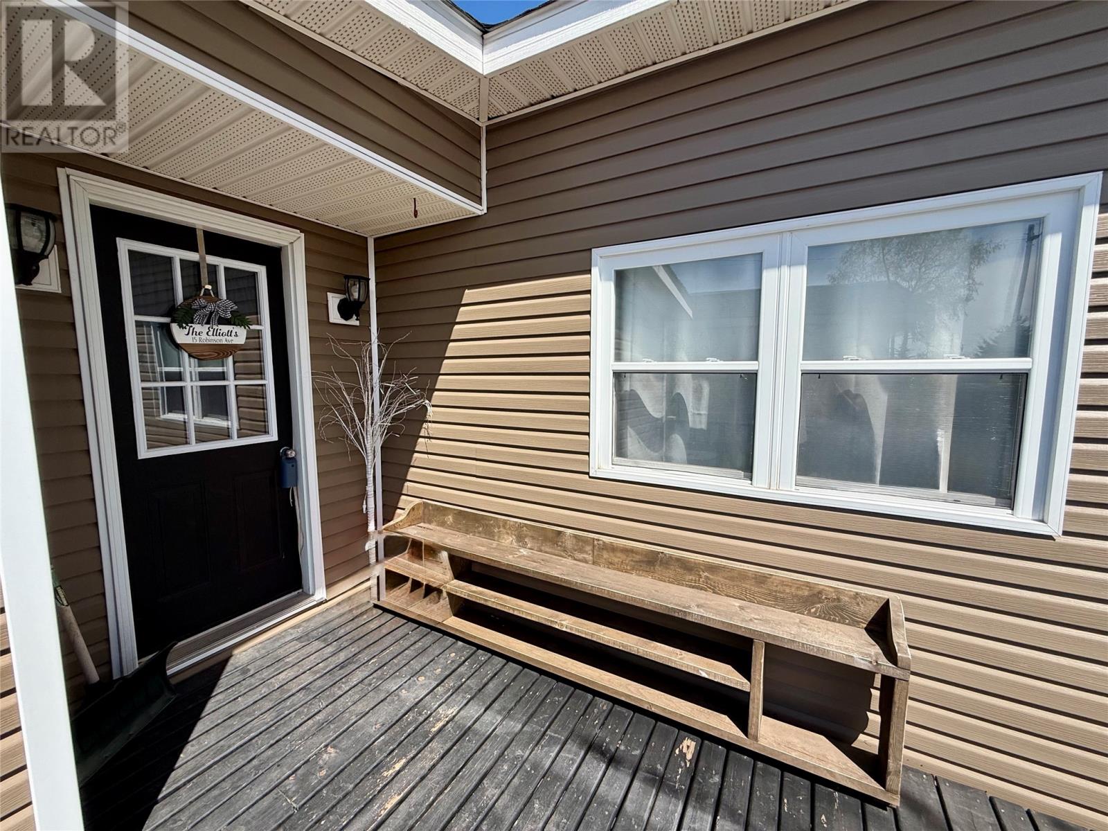 15 Robinson Avenue, Botwood, Newfoundland & Labrador A0H 1E0 - Photo 3 - 1296543