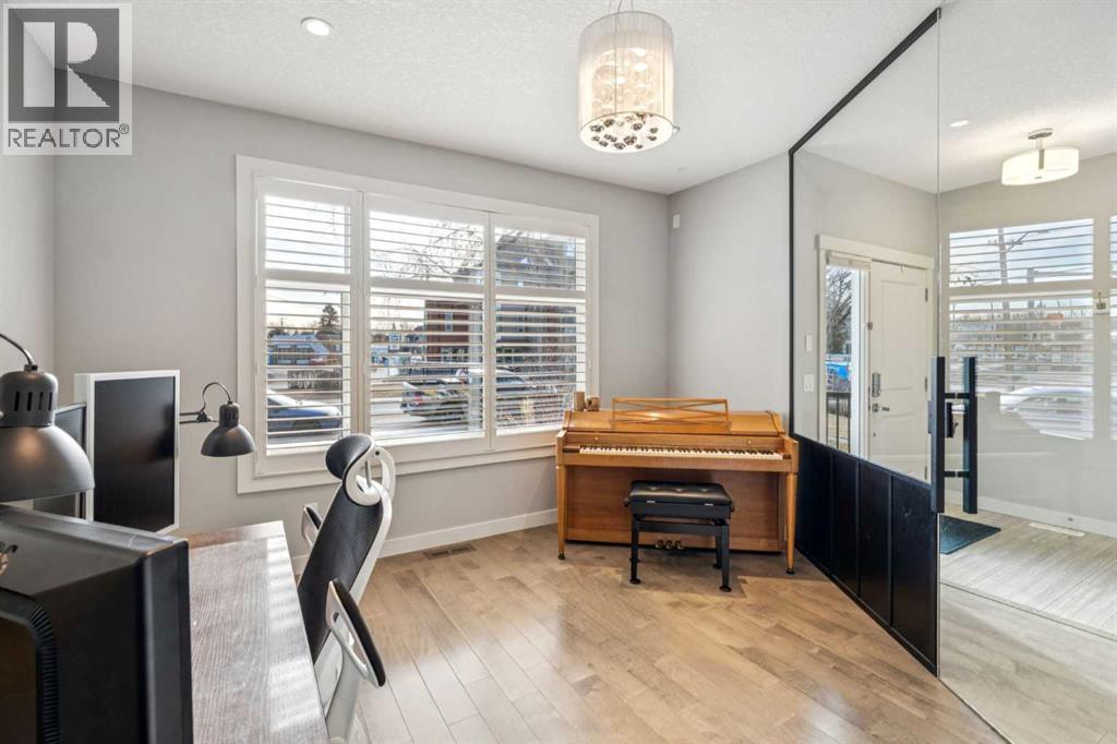 127 34 Street Nw, Calgary, Alberta  T2N 2X6 - Photo 3 - A2295522
