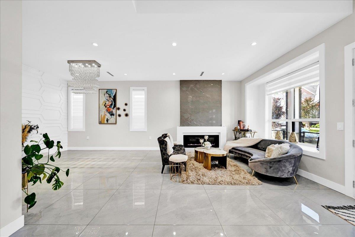 5932 139a Street, Surrey, British Columbia  V3X 0G6 - Photo 4 - R3127159