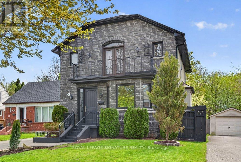 12 WILLOWHURST CRESCENT, Toronto, Ontario