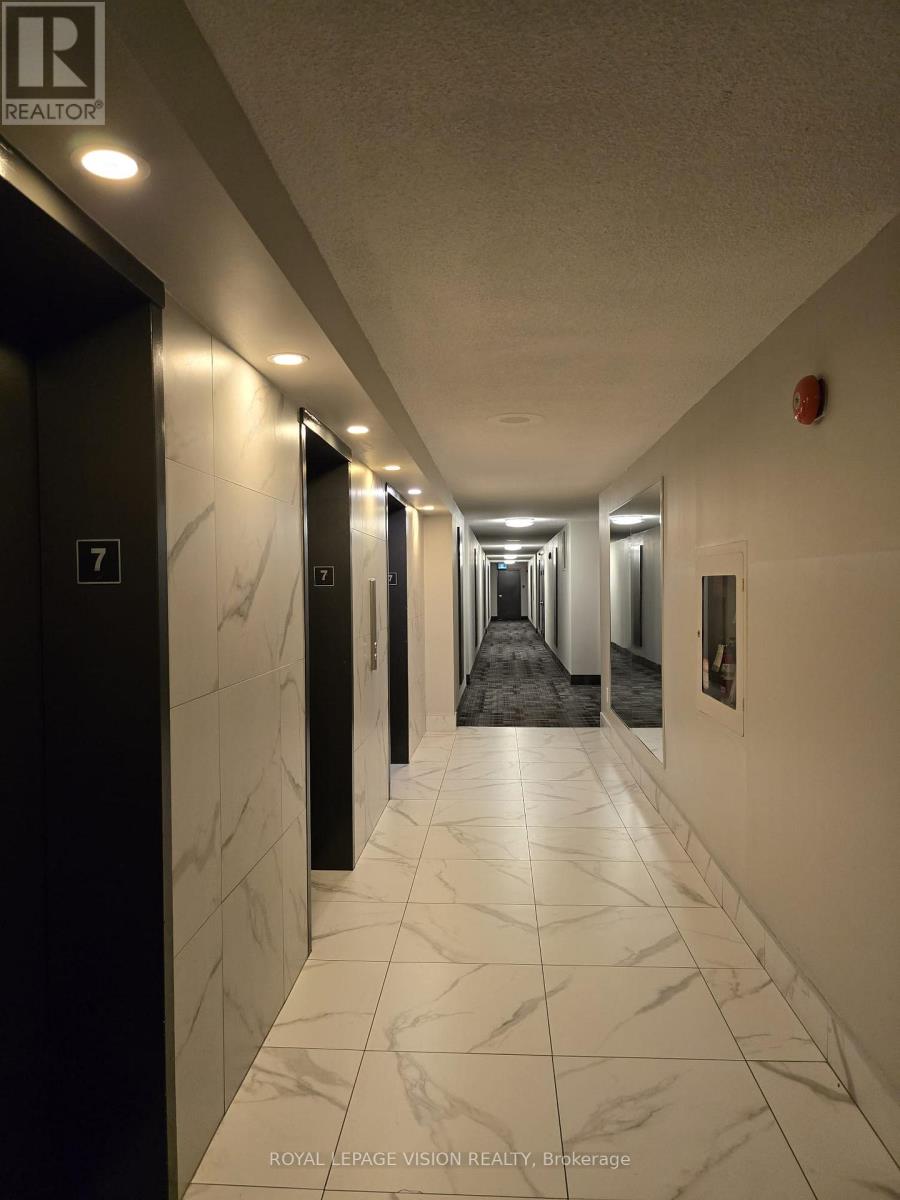 708 - 45 Sunrise Avenue, Toronto, Ontario  M4A 2S3 - Photo 2 - C13172218