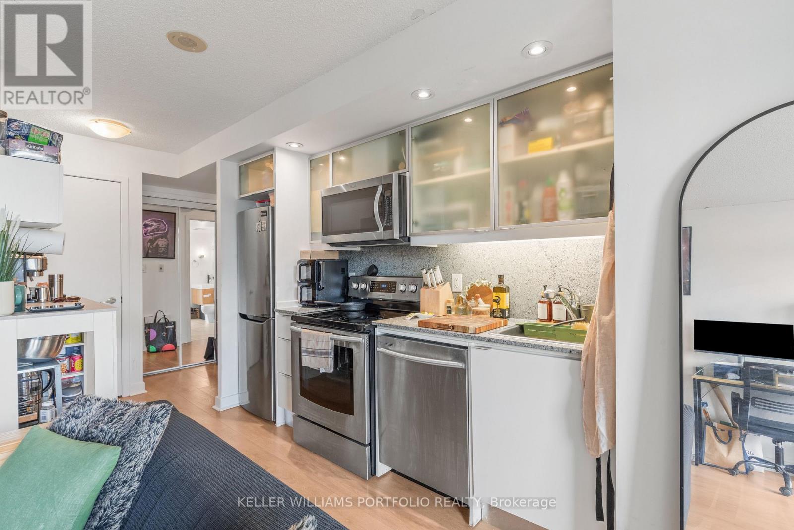 3711 - 25 Telegram Mews, Toronto, Ontario  M5V 3Z1 - Photo 4 - C13172324