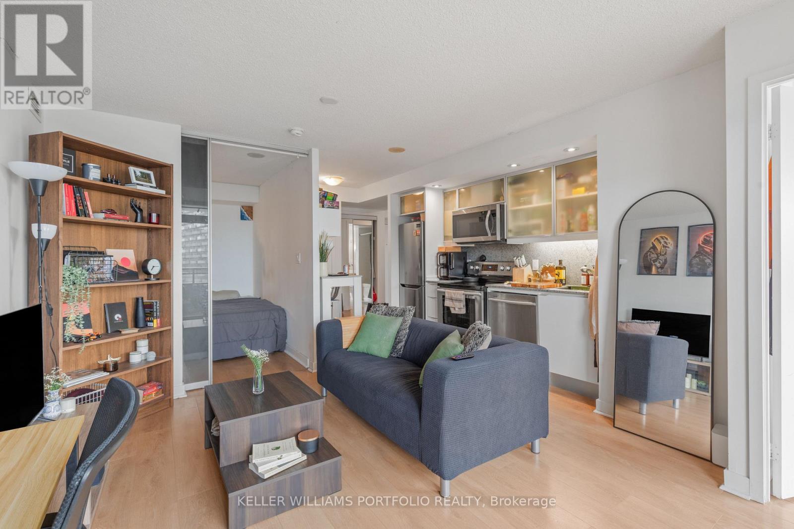 3711 - 25 Telegram Mews, Toronto, Ontario  M5V 3Z1 - Photo 6 - C13172324