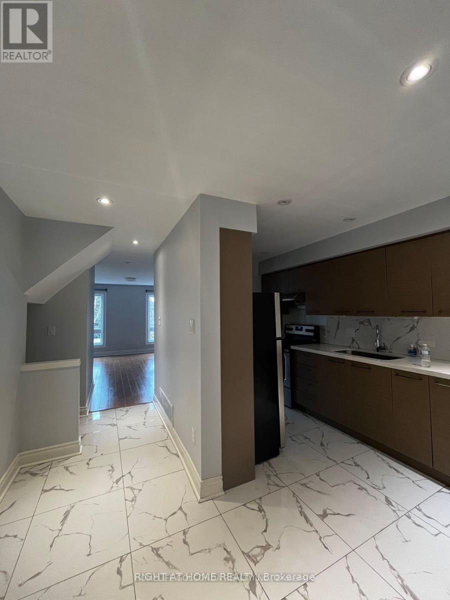102 Seamist Crescent, Toronto, Ontario  M1V 3K4 - Photo 3 - E13172234