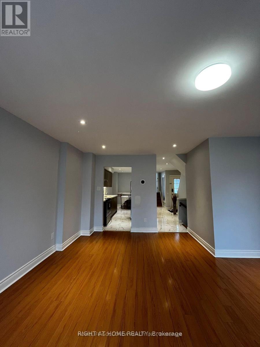 102 Seamist Crescent, Toronto, Ontario  M1V 3K4 - Photo 4 - E13172234