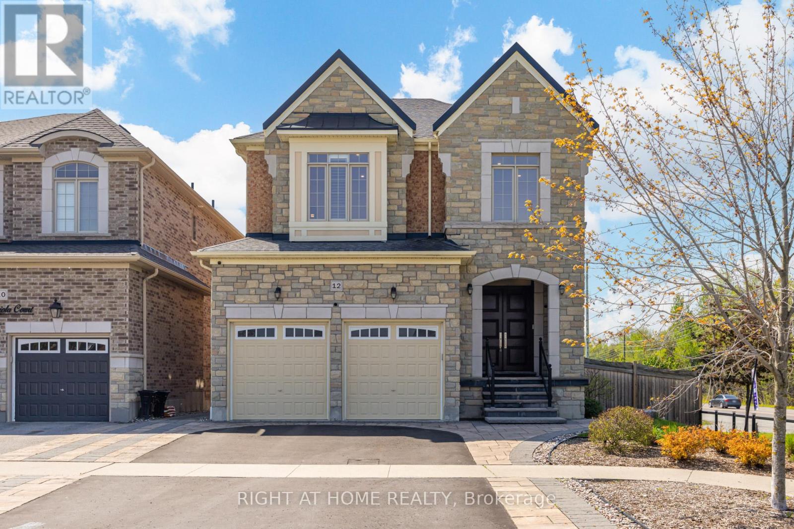 12 Labriola Court, Whitby, Ontario  L1R 0N1 - Photo 4 - E13172306