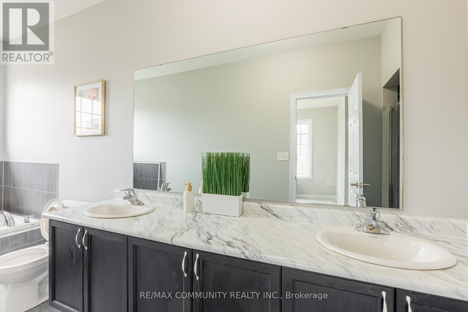 2 Titan Trail, Markham, Ontario  L3S 0E2 - Photo 17 - N13172252
