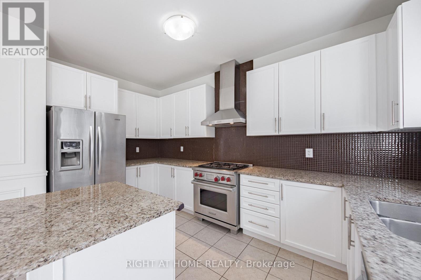 11 Amstel Avenue, Richmond Hill, Ontario  L4E 0P7 - Photo 13 - N13172310
