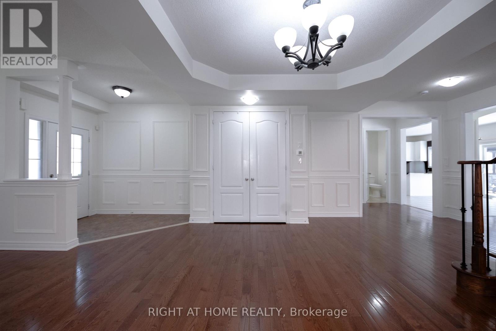 11 Amstel Avenue, Richmond Hill, Ontario  L4E 0P7 - Photo 4 - N13172310