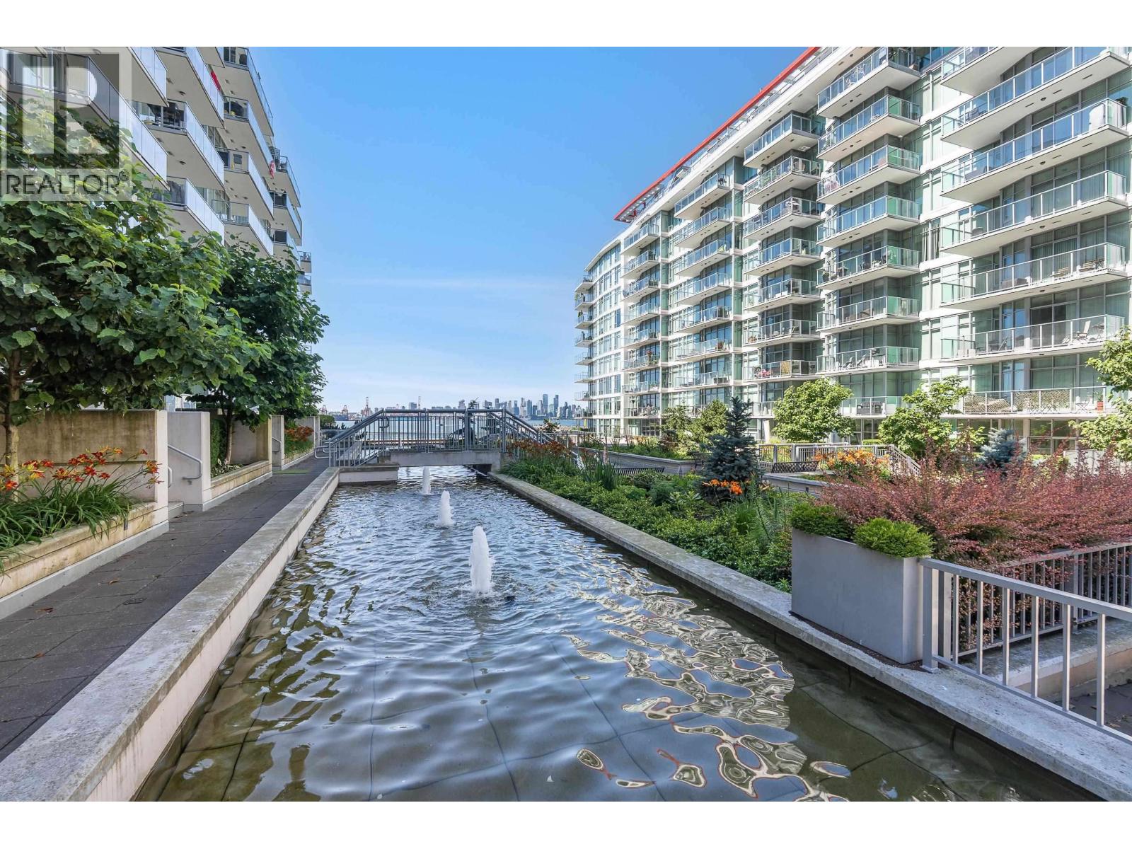 703 175 Victory Ship Way, North Vancouver, British Columbia  V7L 0G1 - Photo 8 - R3127511