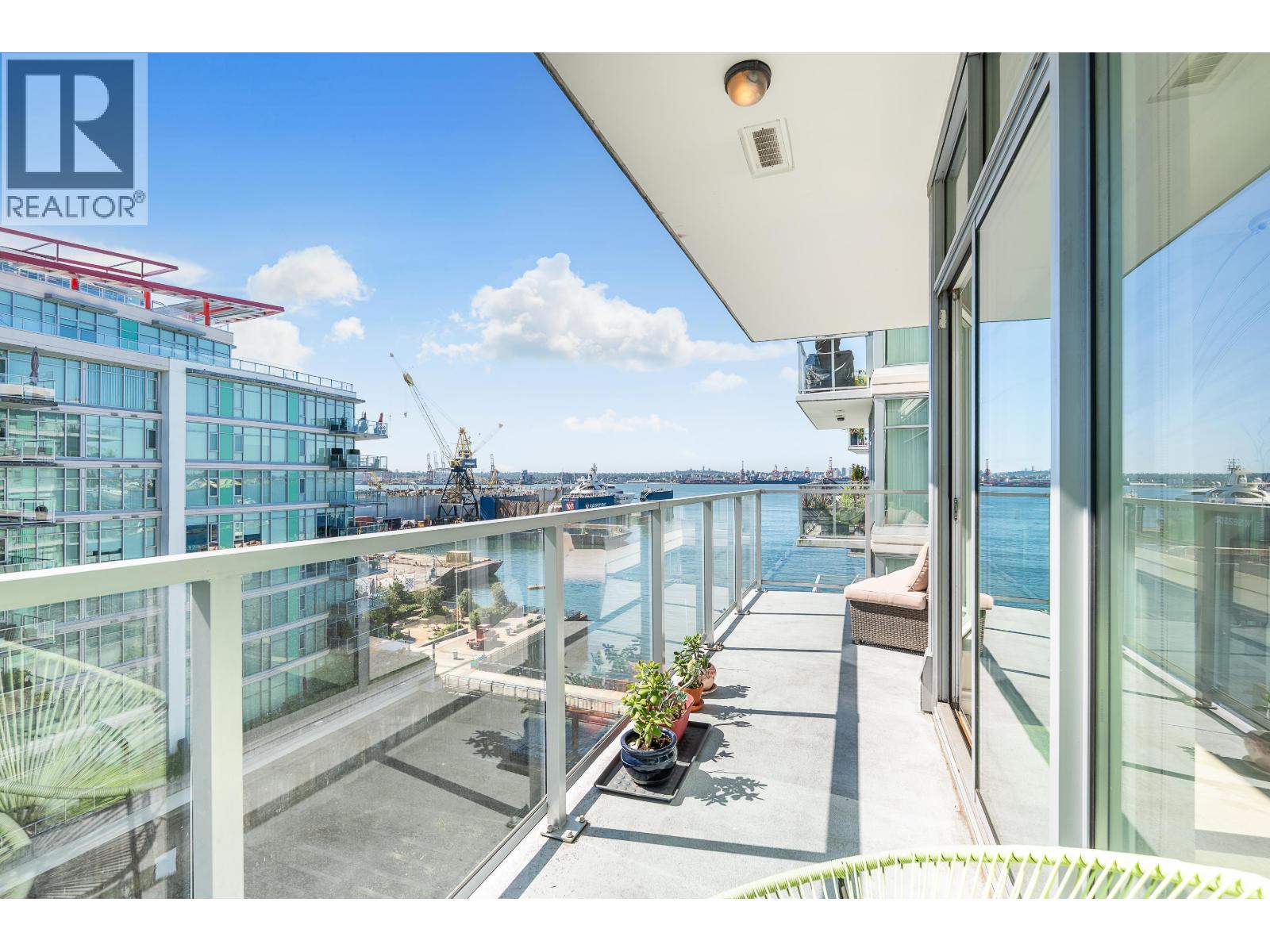 703 175 Victory Ship Way, North Vancouver, British Columbia  V7L 0G1 - Photo 4 - R3127511