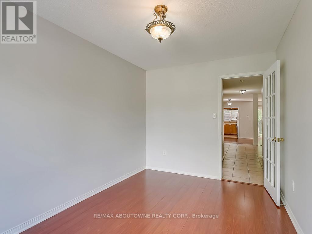 1310 Blanshard Drive, Burlington, Ontario  L7M 4S3 - Photo 13 - W13172244