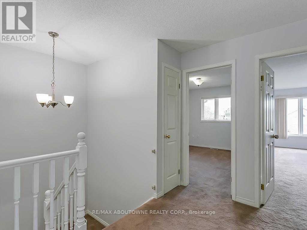 1310 Blanshard Drive, Burlington, Ontario  L7M 4S3 - Photo 15 - W13172244