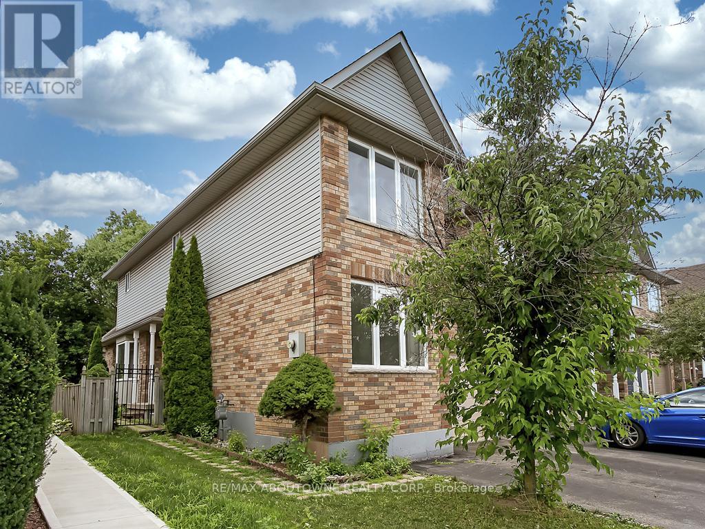 1310 Blanshard Drive, Burlington, Ontario  L7M 4S3 - Photo 2 - W13172244