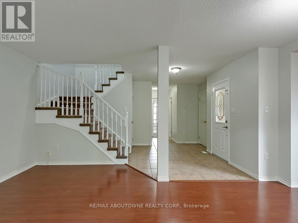 1310 Blanshard Drive, Burlington, Ontario  L7M 4S3 - Photo 8 - W13172244