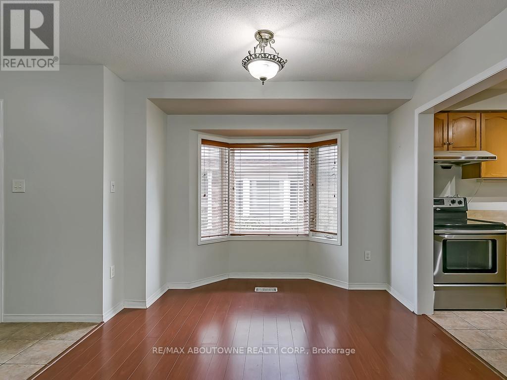 1310 Blanshard Drive, Burlington, Ontario  L7M 4S3 - Photo 9 - W13172244