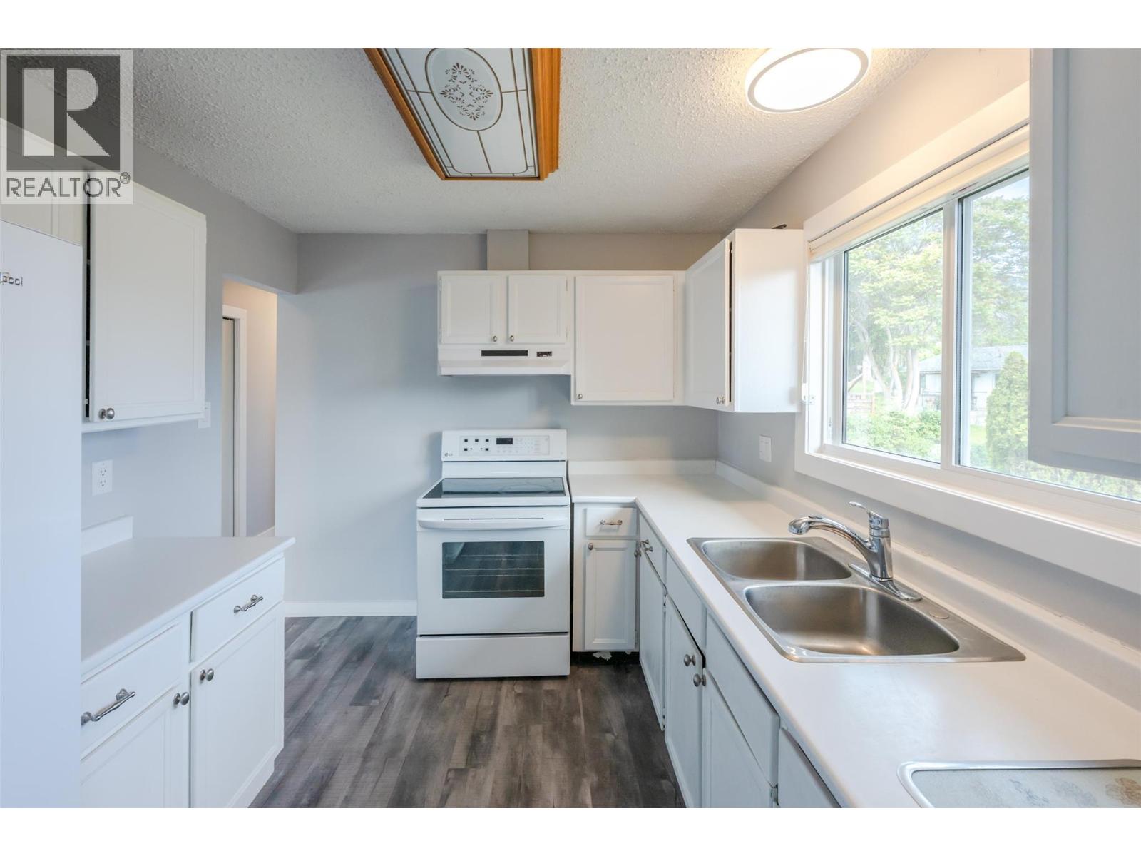 11512 Harvey Street, Summerland, British Columbia  V0h 1Z0 - Photo 34 - 10388871