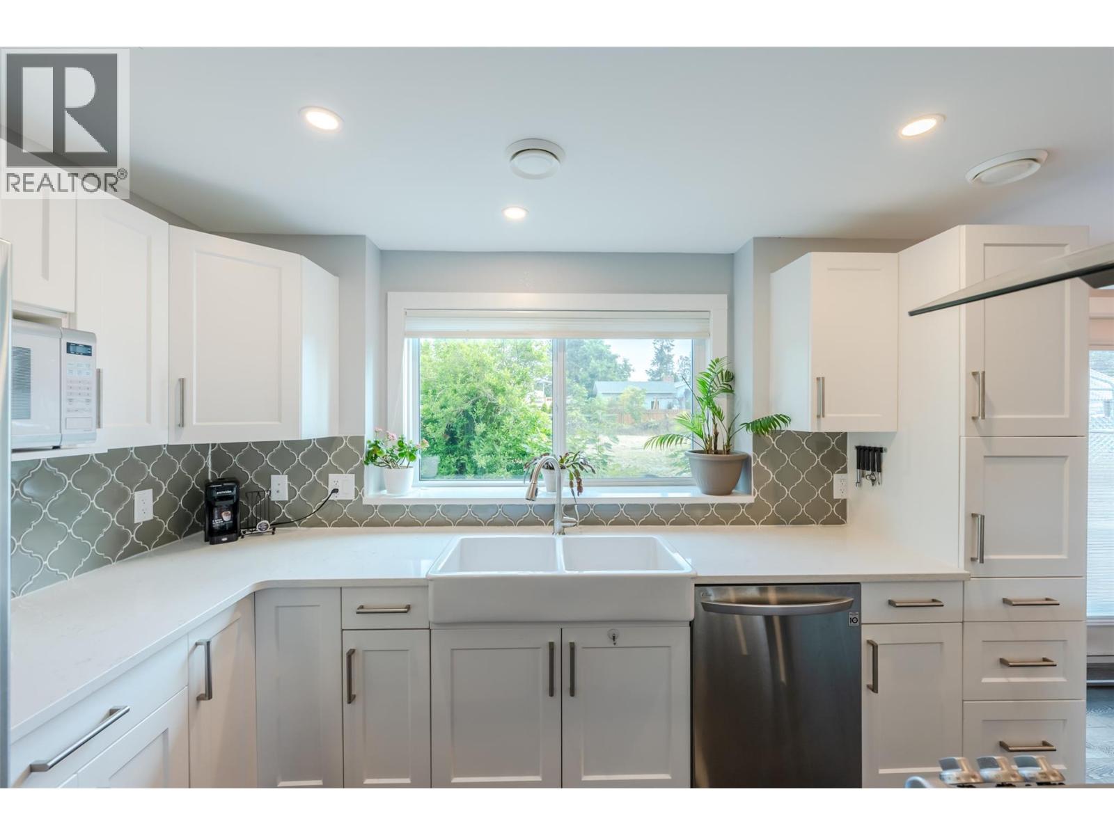 11512 Harvey Street, Summerland, British Columbia  V0h 1Z0 - Photo 5 - 10388871
