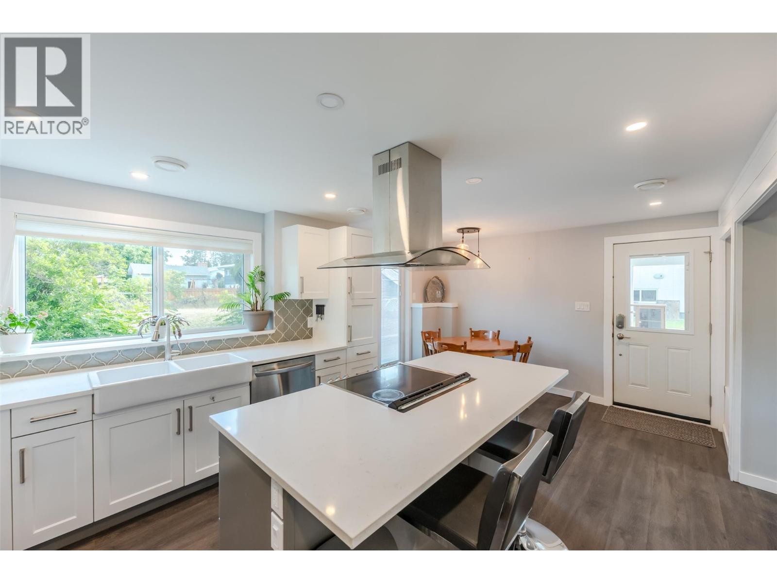 11512 Harvey Street, Summerland, British Columbia  V0h 1Z0 - Photo 6 - 10388871