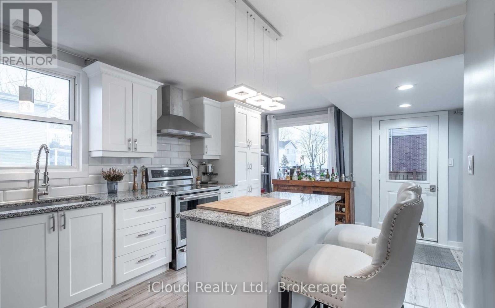 361 Beach Boulevard, Hamilton, Ontario  L8H 6W4 - Photo 4 - X13172272