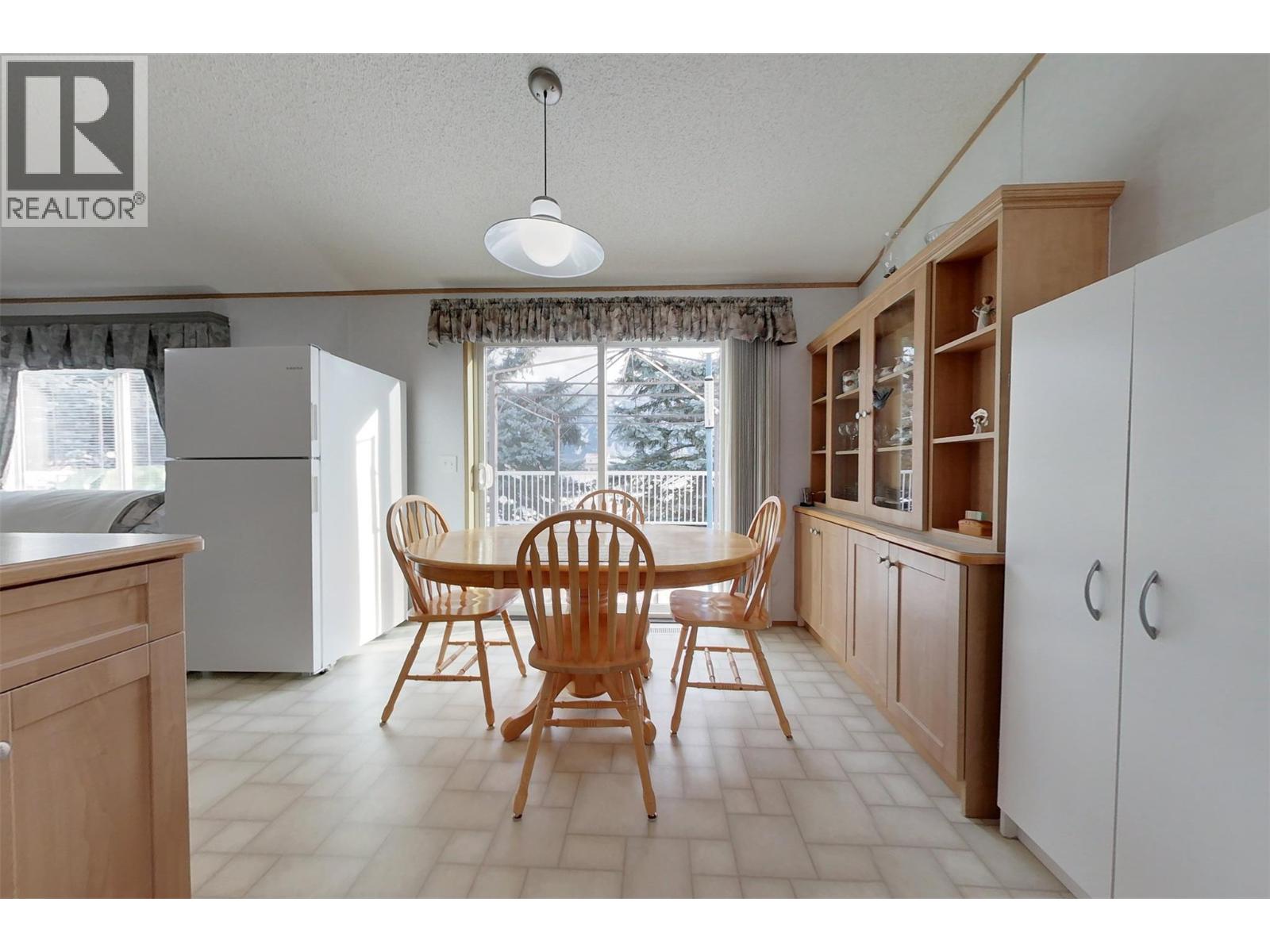 2404 28th Street, Lister, British Columbia  V0B 1G2 - Photo 4 - 10372181