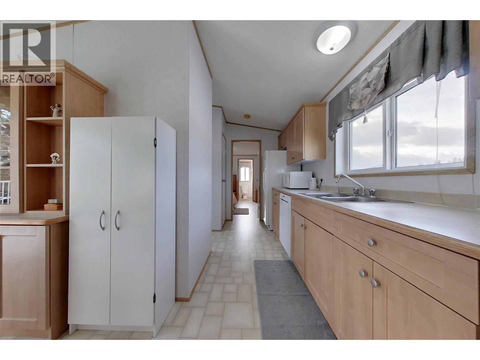 2404 28th Street, Lister, British Columbia  V0B 1G2 - Photo 6 - 10372181