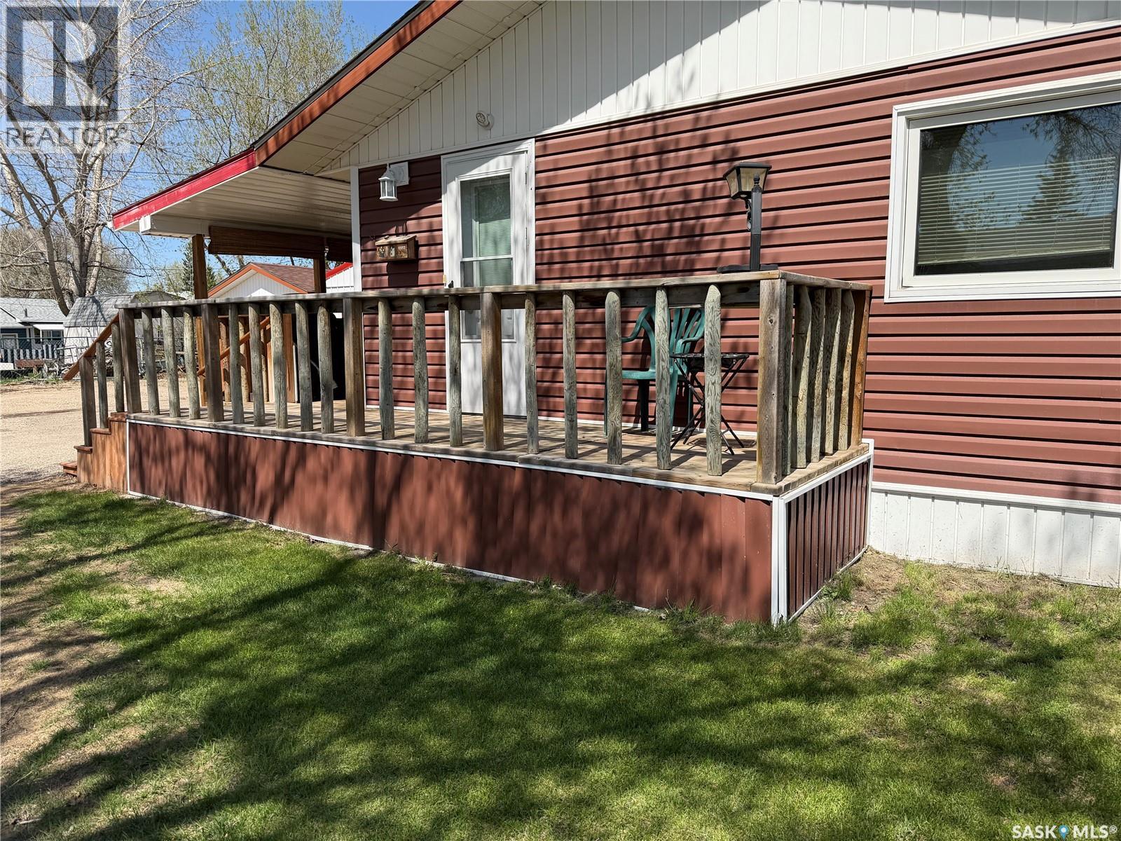 708 Ellice Street, Moosomin, Saskatchewan  S0G 3N0 - Photo 2 - SK032774