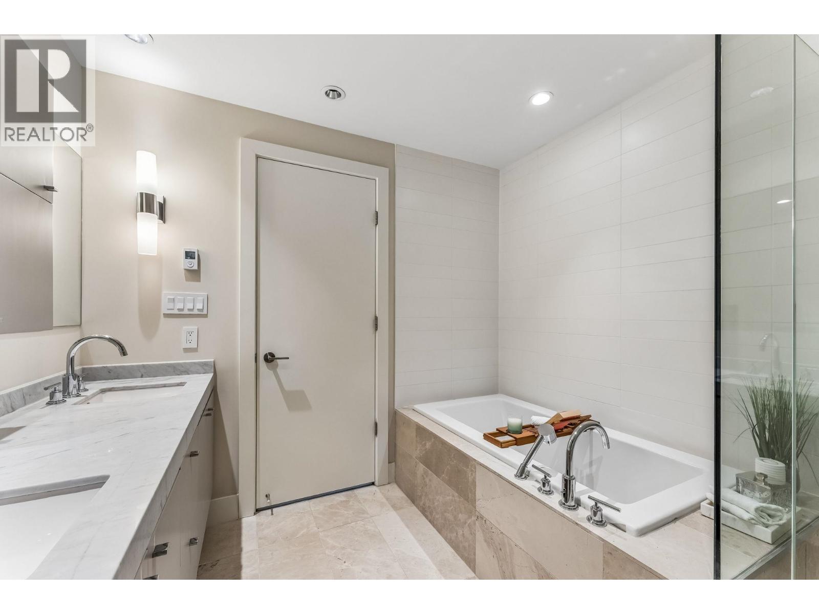 204 866 Arthur Erickson Place, West Vancouver, British Columbia  V7T 0B2 - Photo 12 - R3127733